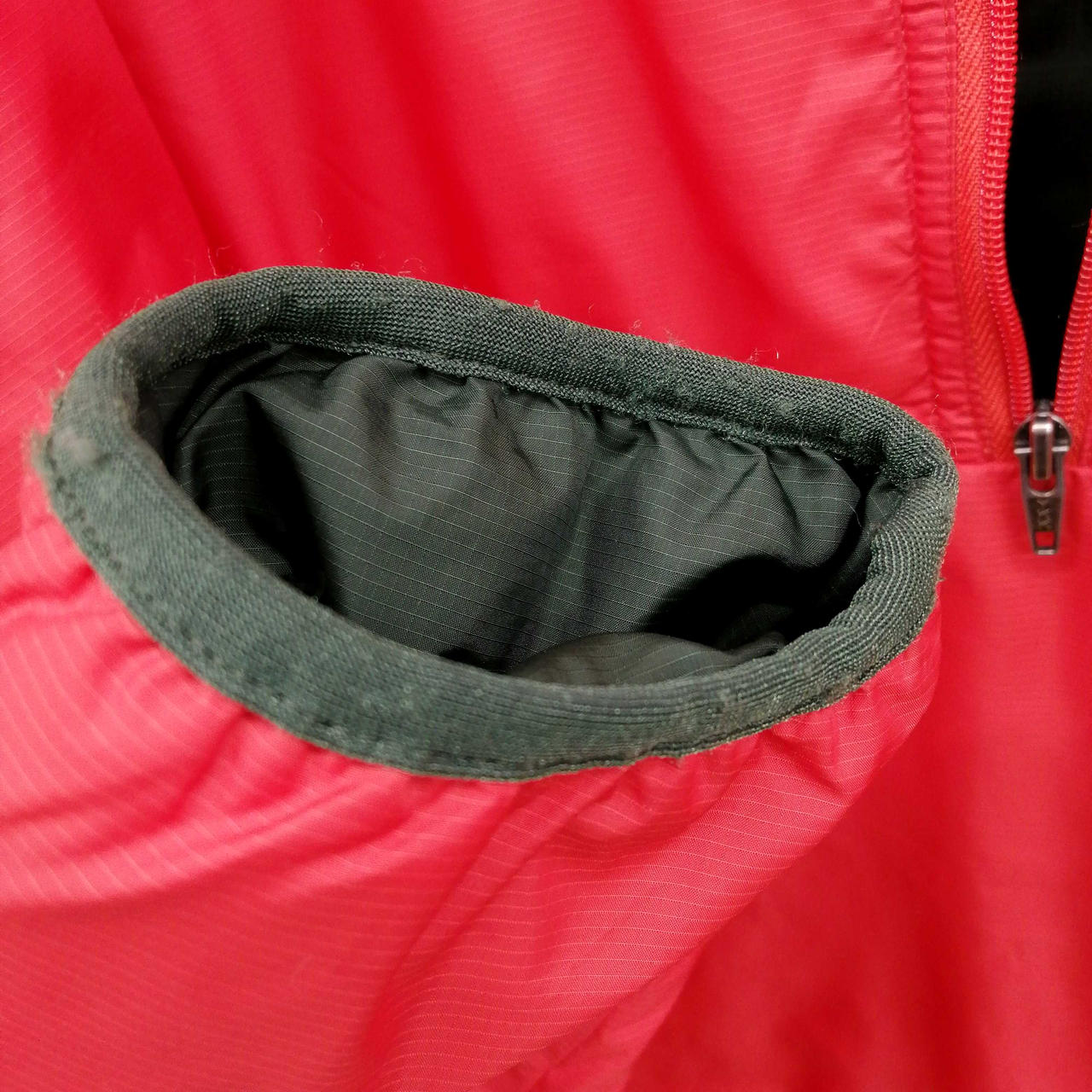 袖口に毛玉少し