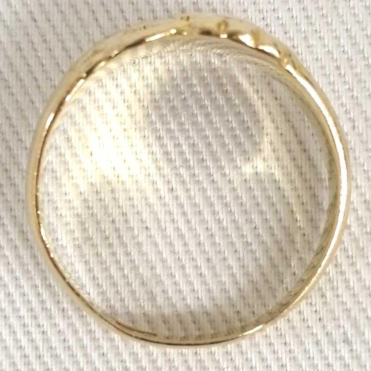 少々歪みあります。