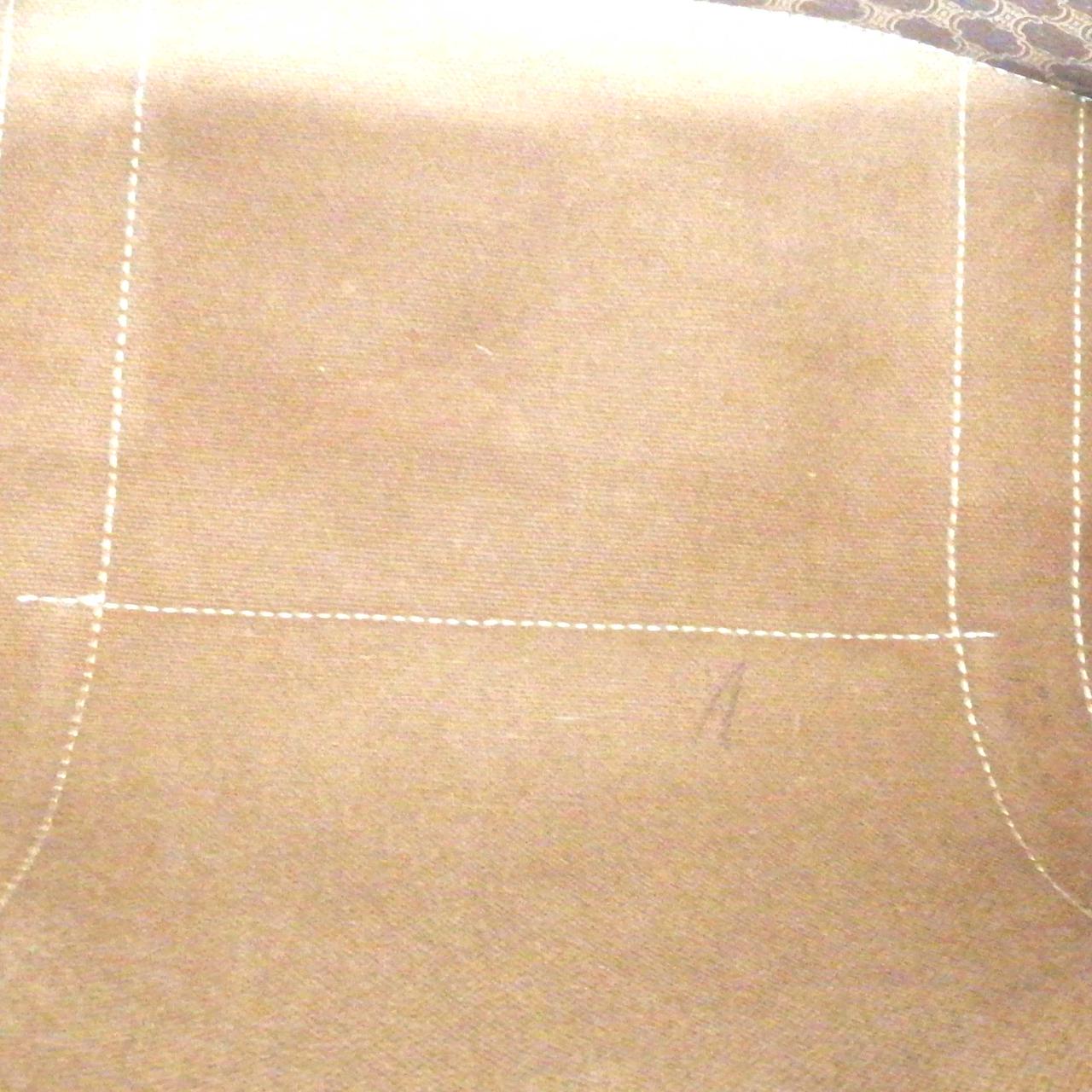 底にも、ボールペン跡あります。