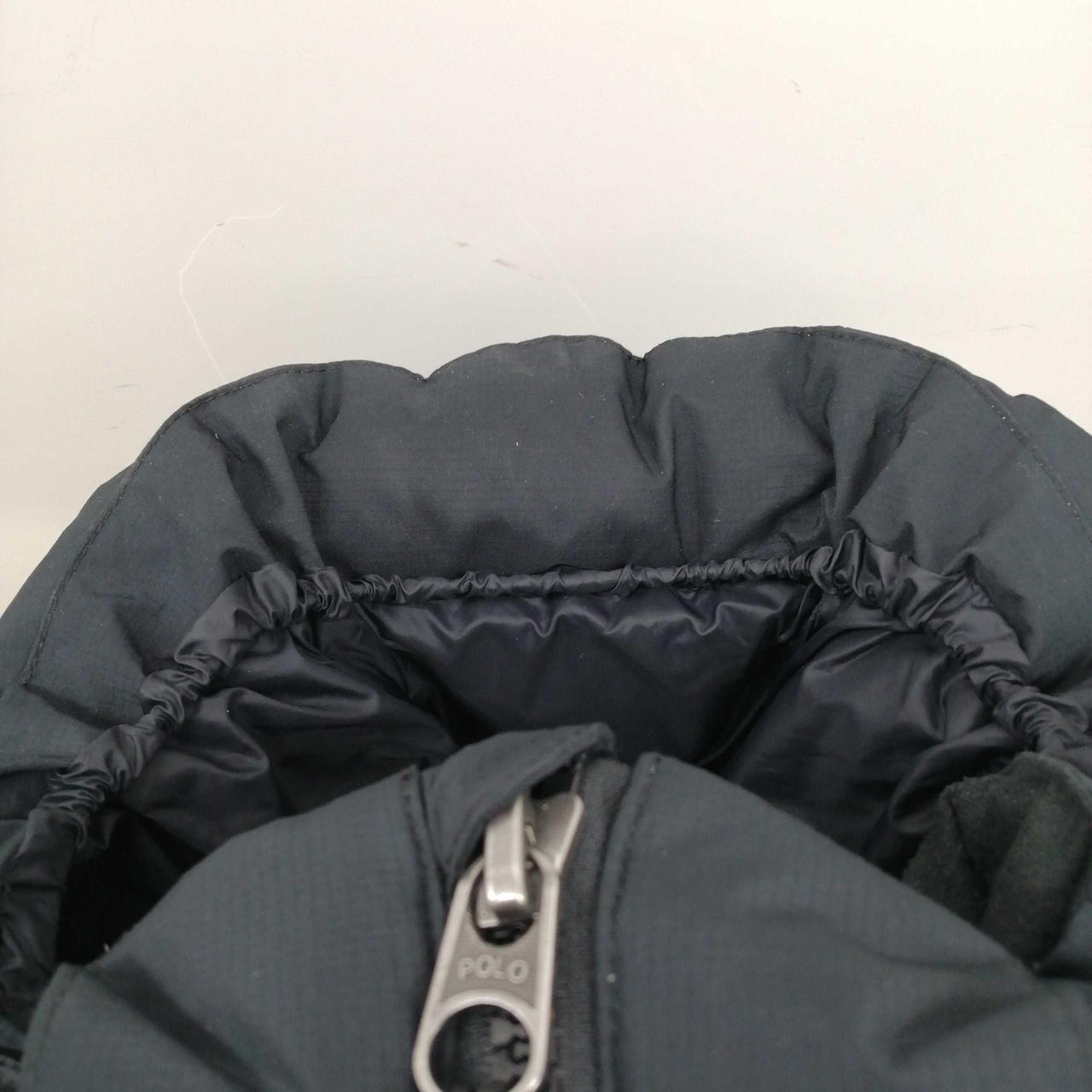 フード内側汚れあります