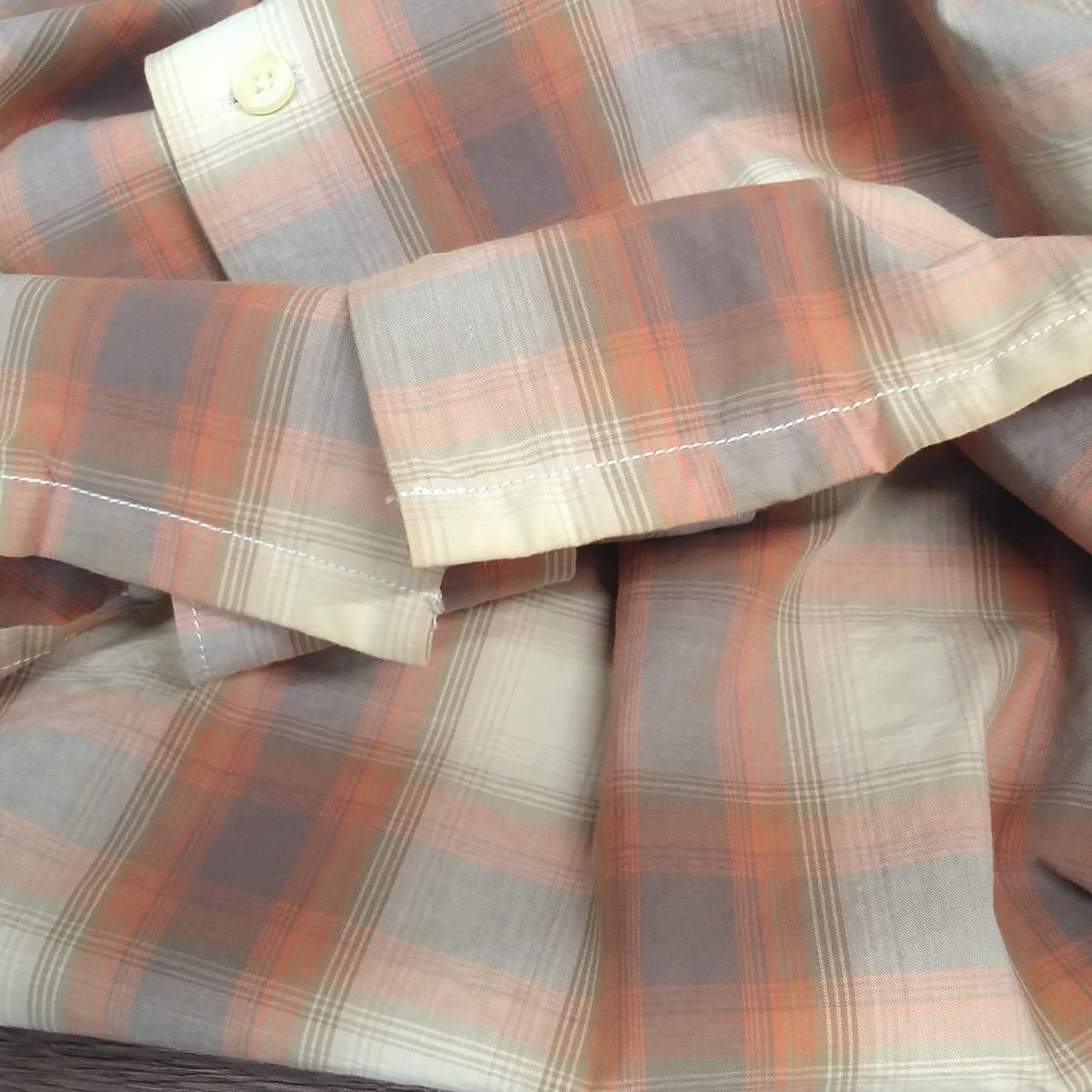 裾にも少しシミあります