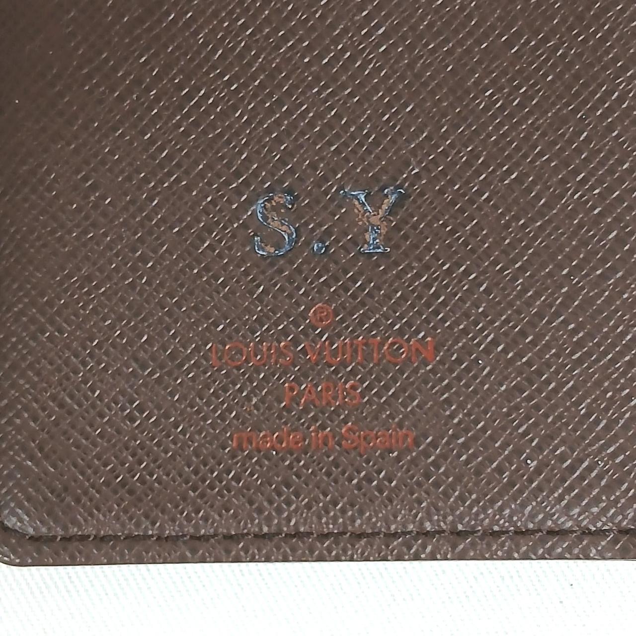 イニシャル入りです。