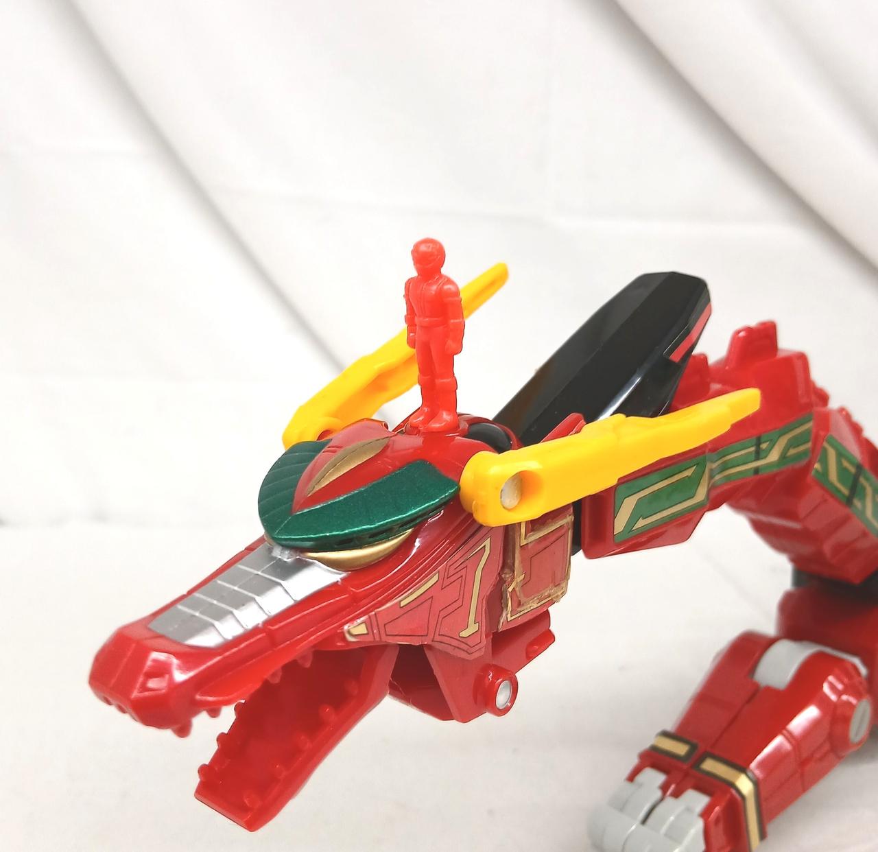 リュウレンジャーのフィギュア付き