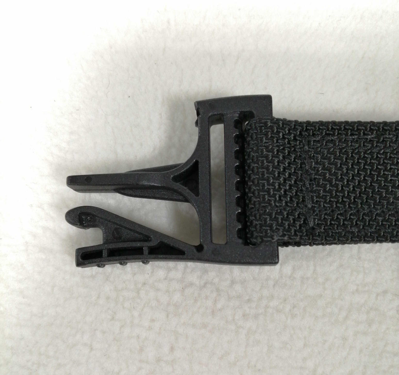 爪片方取れていますが
留めることできます