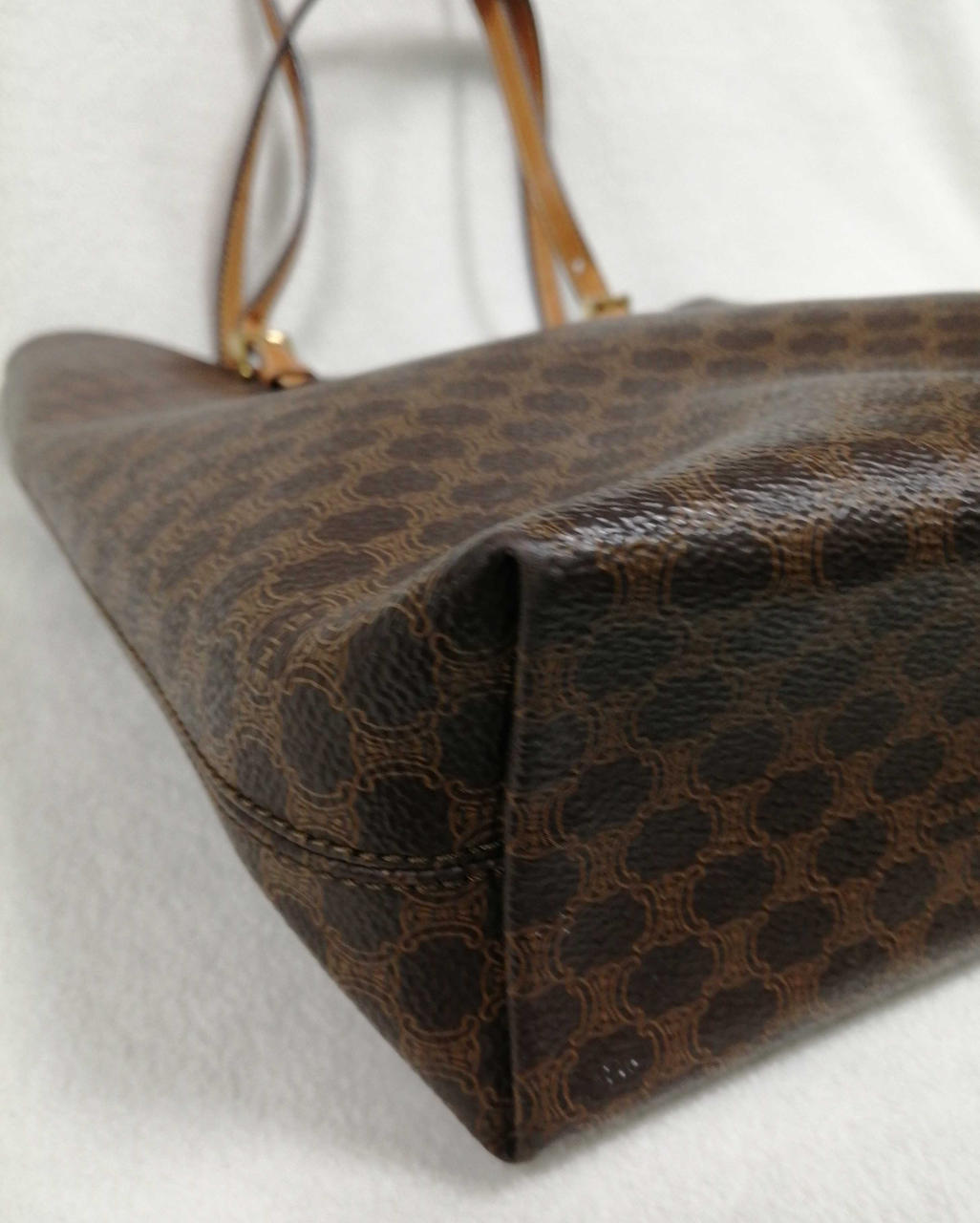 底部分スレキズあり