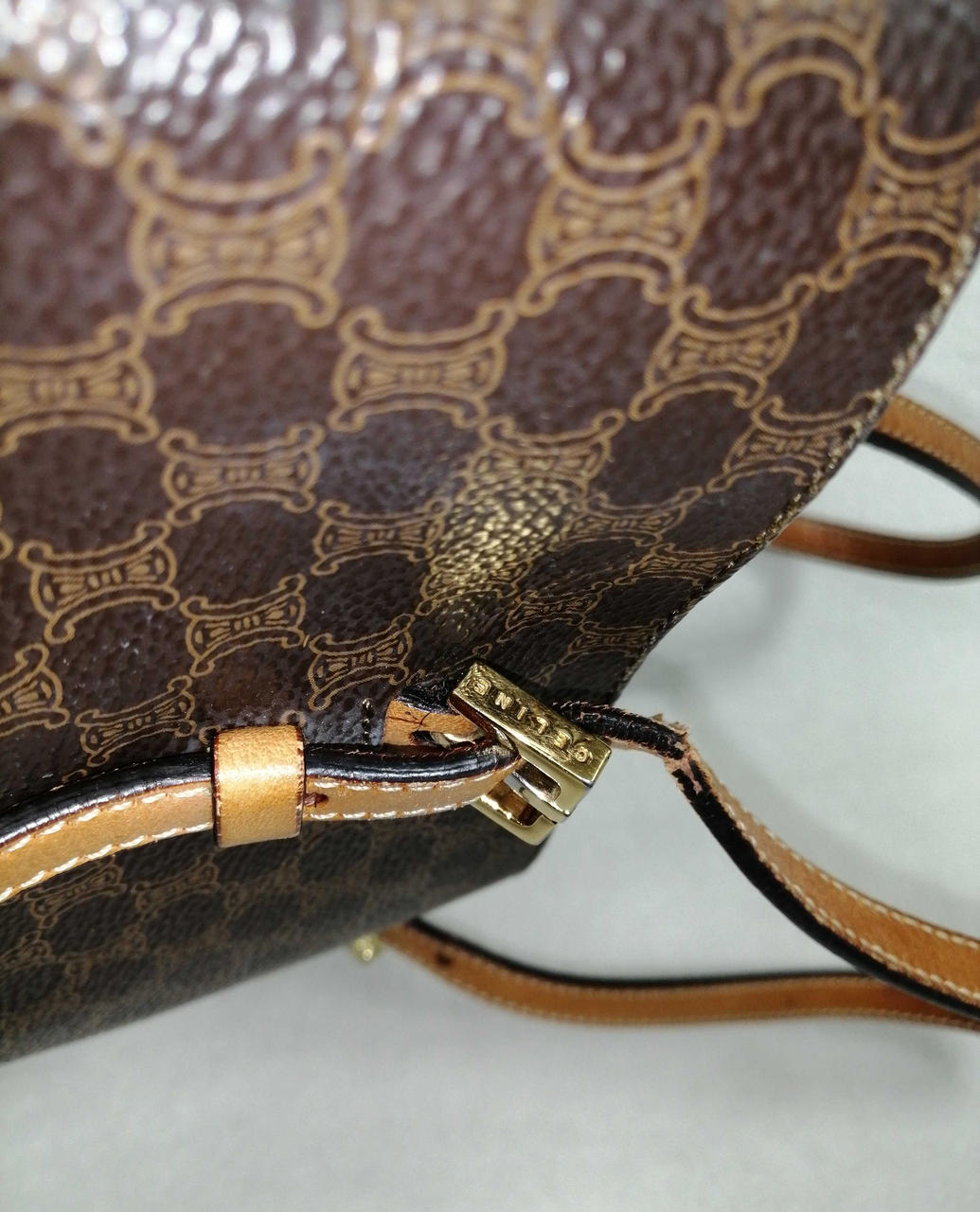 持ち手付け根部分割れあり