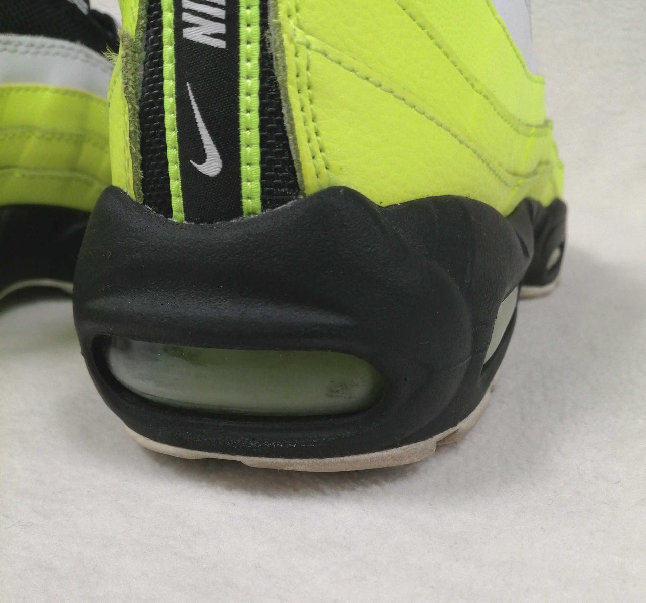 かかと部分汚れあり