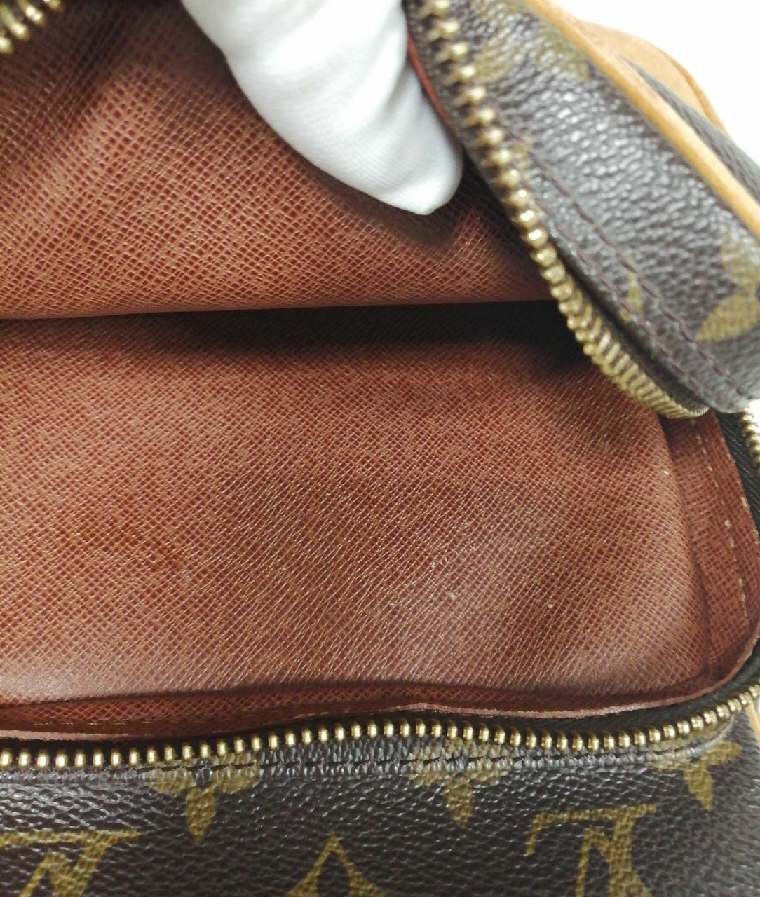 内部少々キズあり