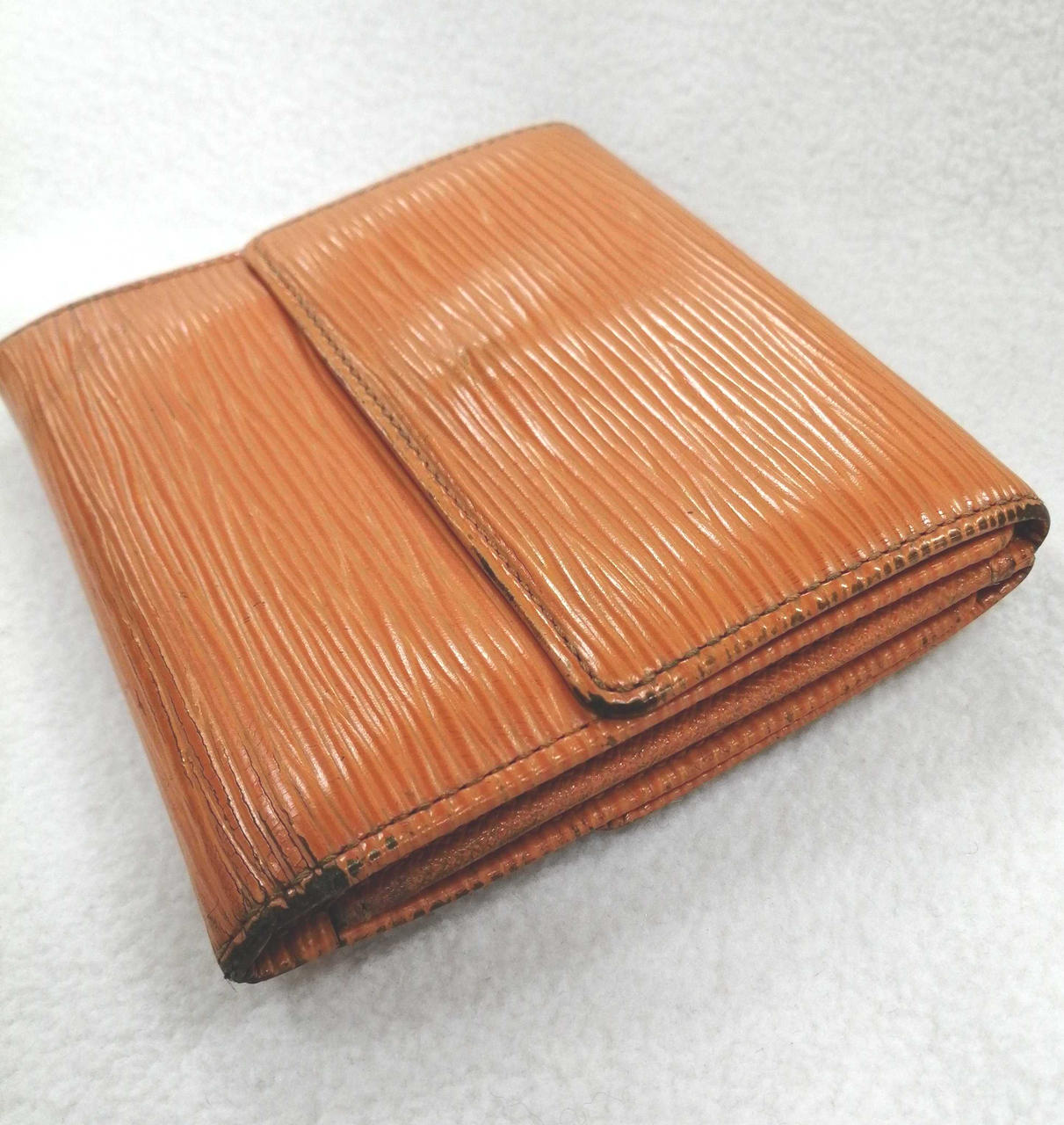 黒ずみ・汚れあり