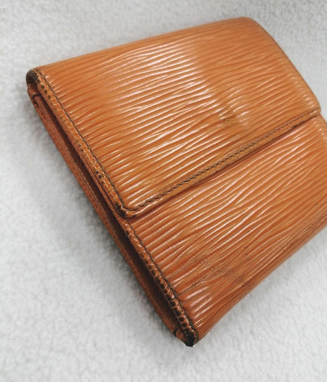 黒ずみ・汚れあり