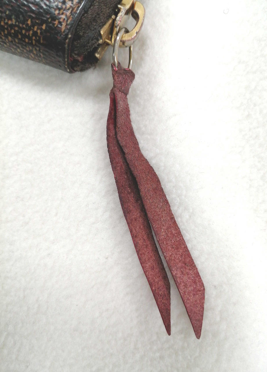 ヨレ・汚れあり