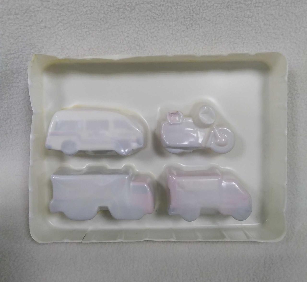 変色・割れあり