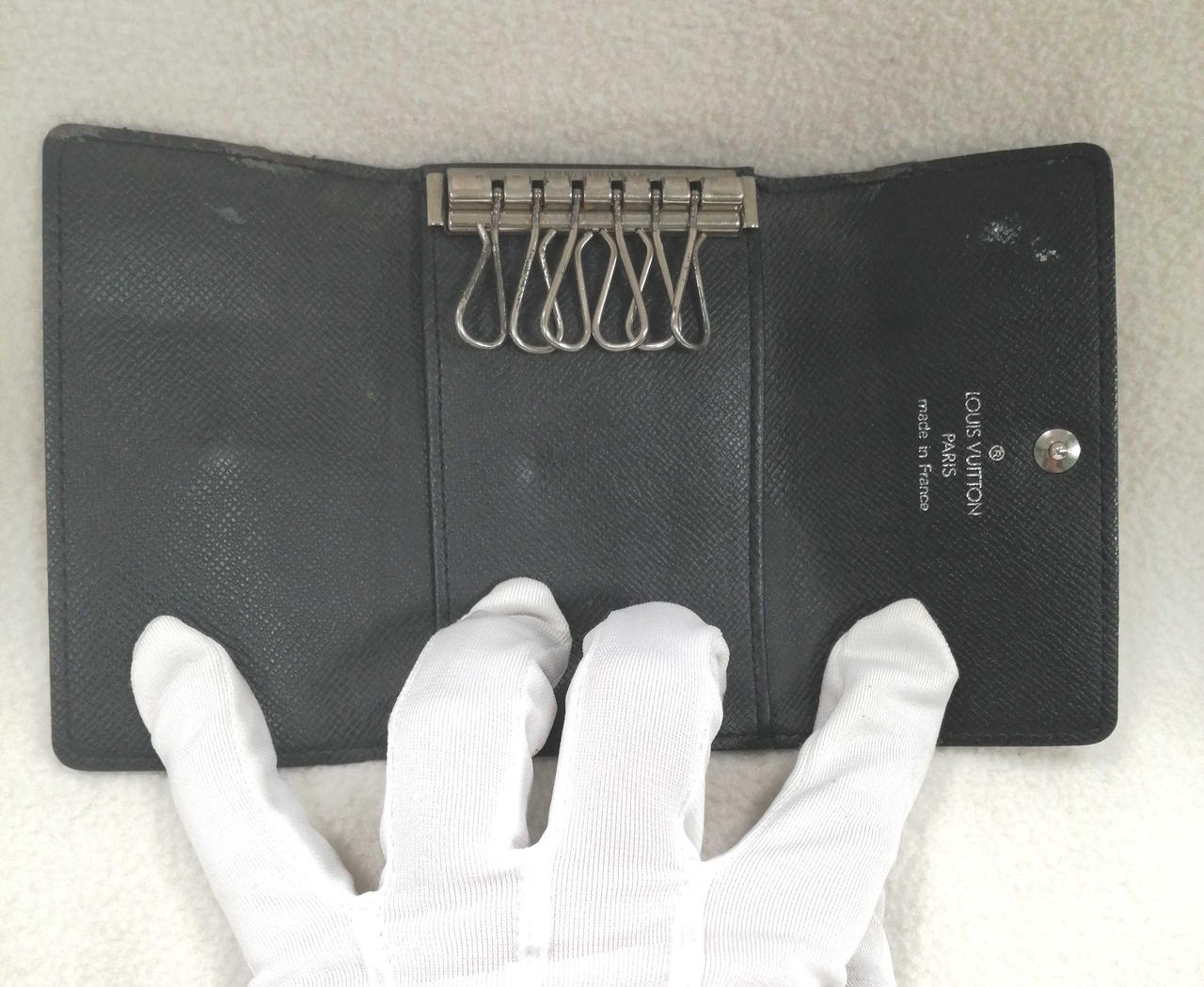 右上白い汚れあり