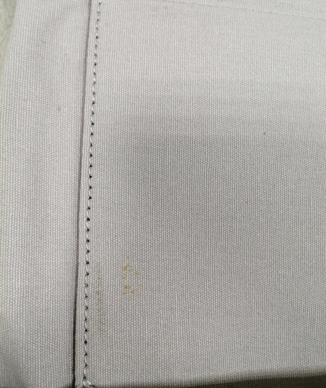 内側ポケットに少々シミあり