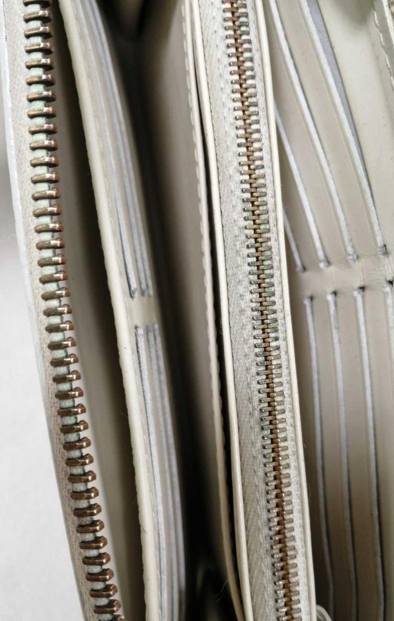 ファスナー部汚れあり