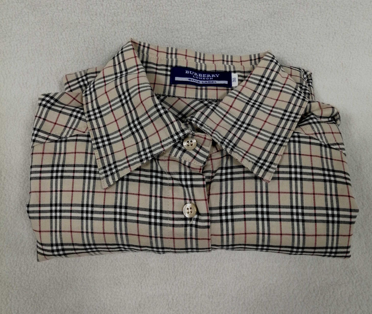 折りたたんでの配送となります