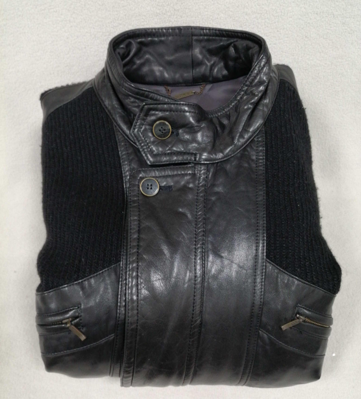 折りたたんでの配送となります