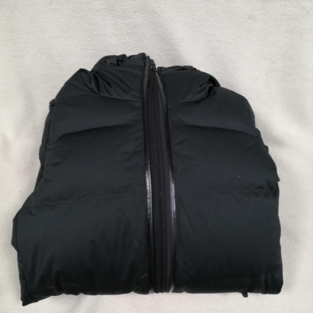 折りたたんでの配送となります