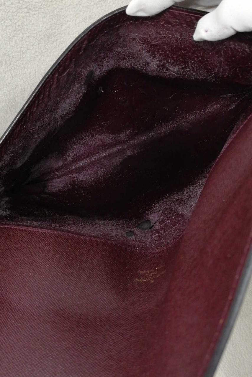 内側劣化の為剥がれてます