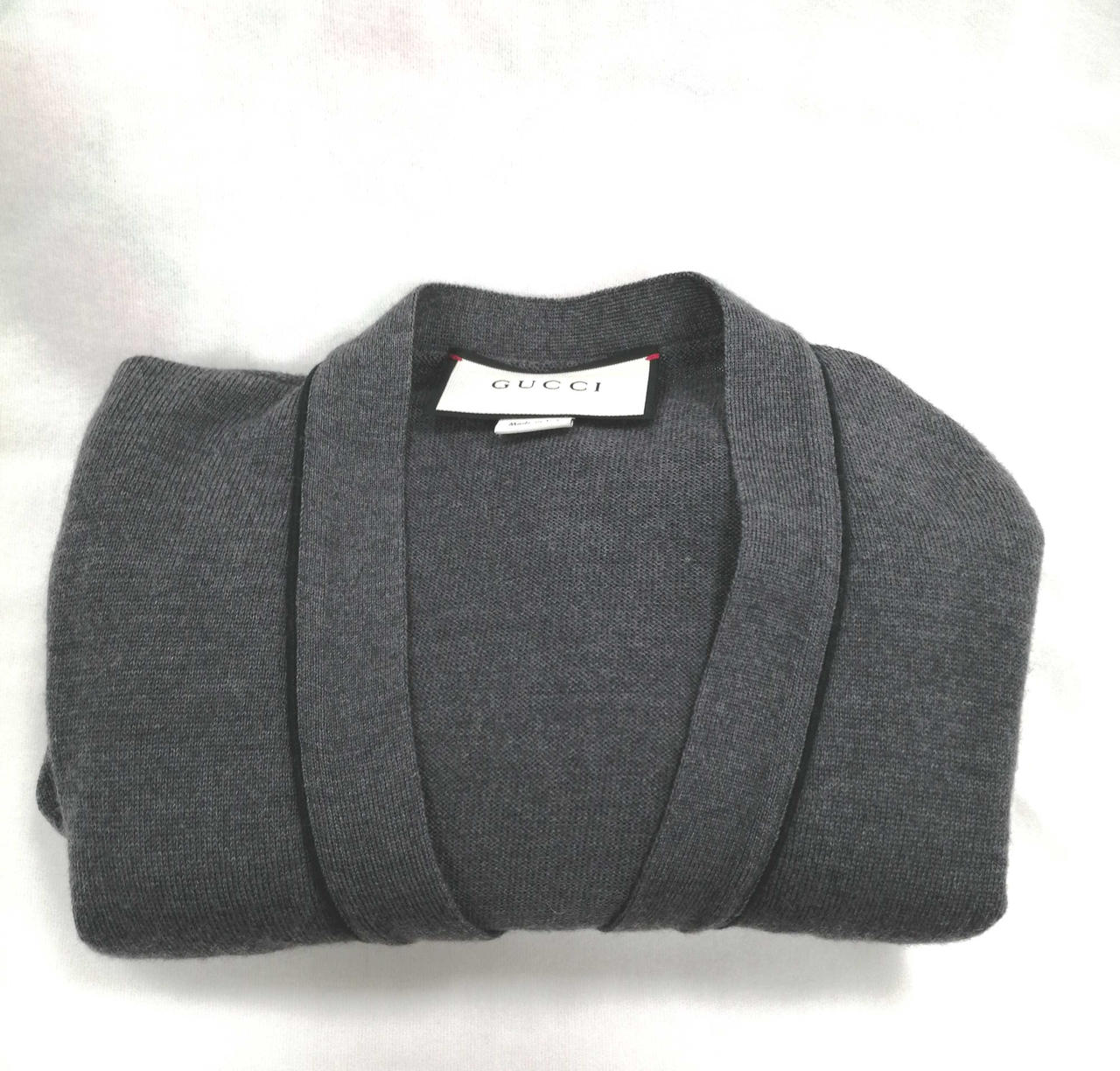 折りたたんでの配送となります