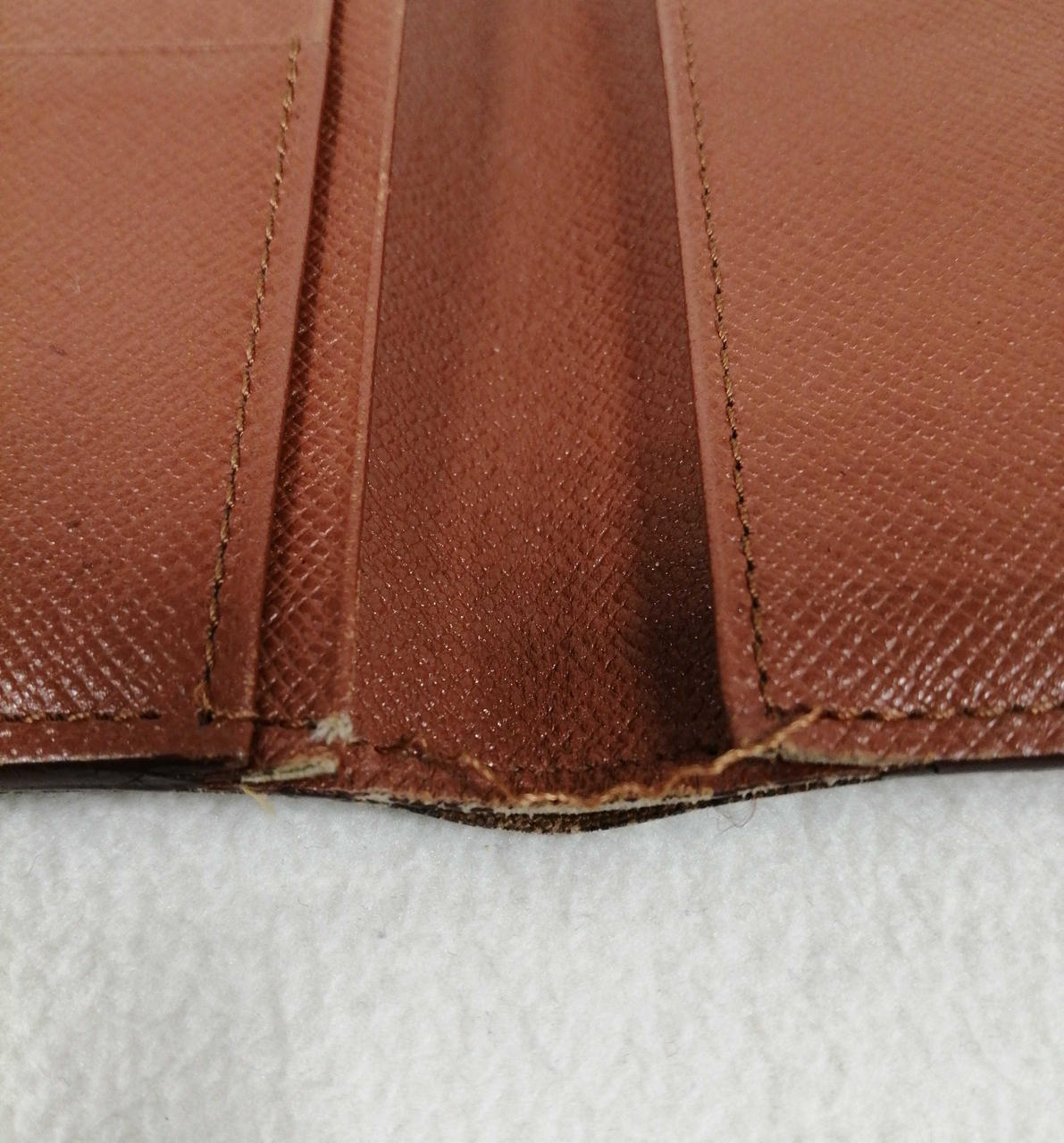 糸のほつれあり