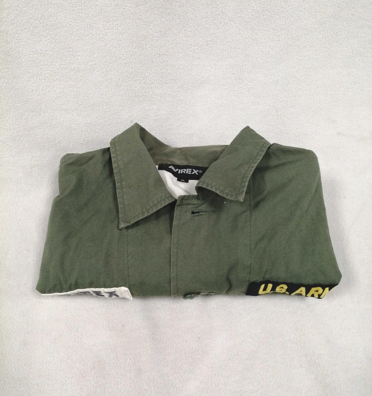 このように折りたたんでの配送となります