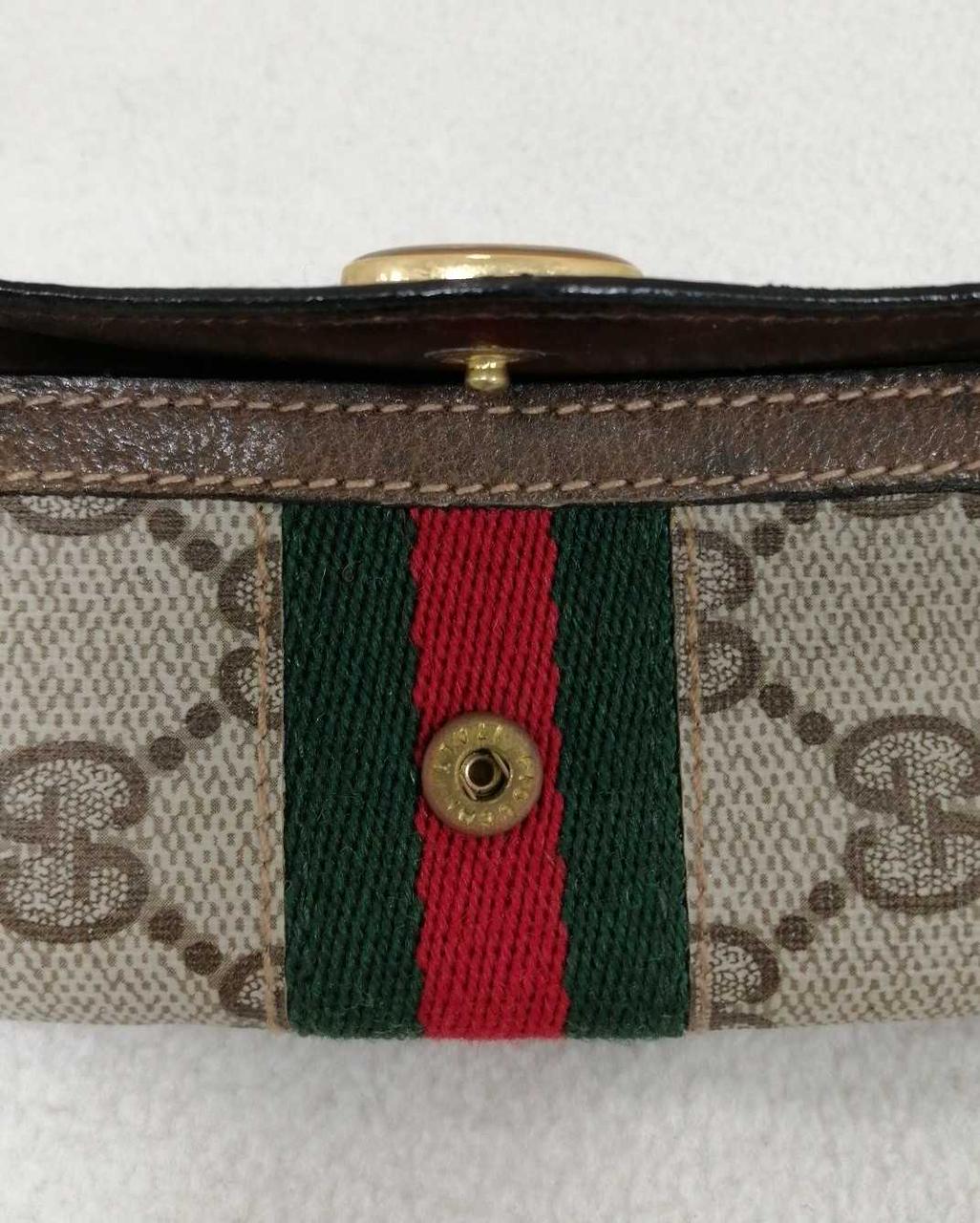 留め具にサビ・くすみあり