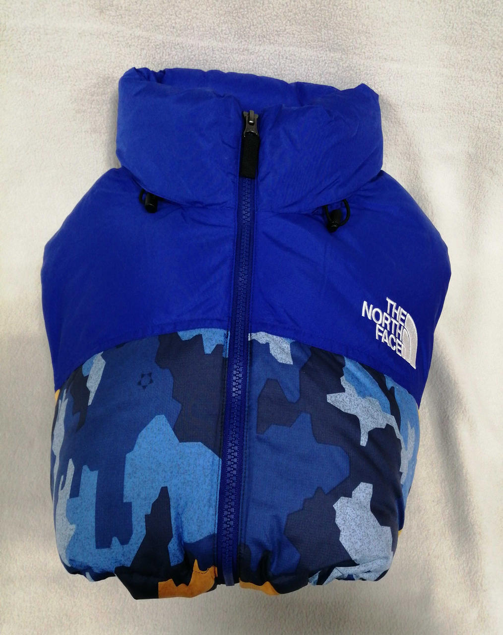 このように折りたたんでの配送となります