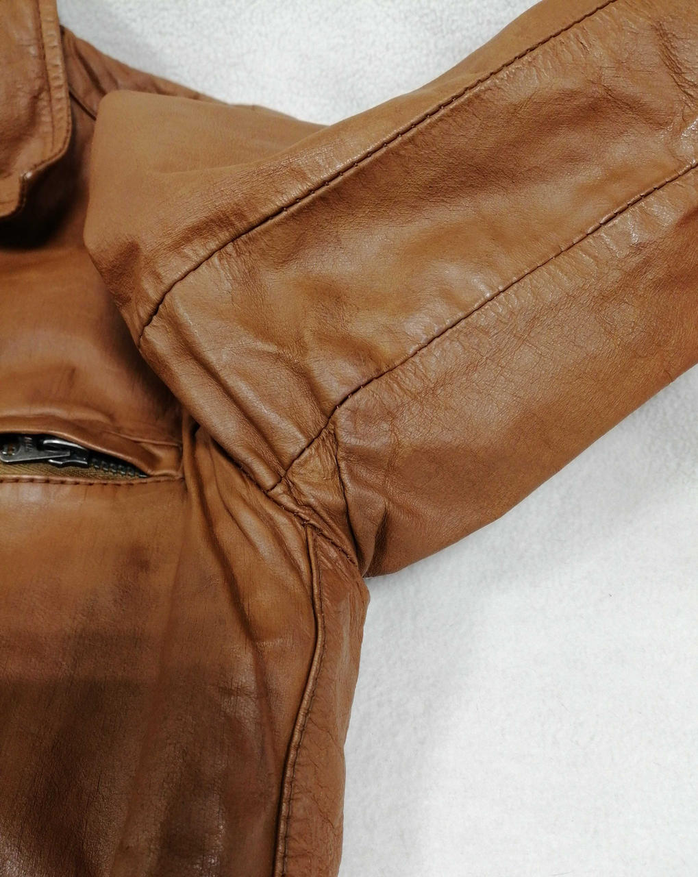 脇に少々汚れあり