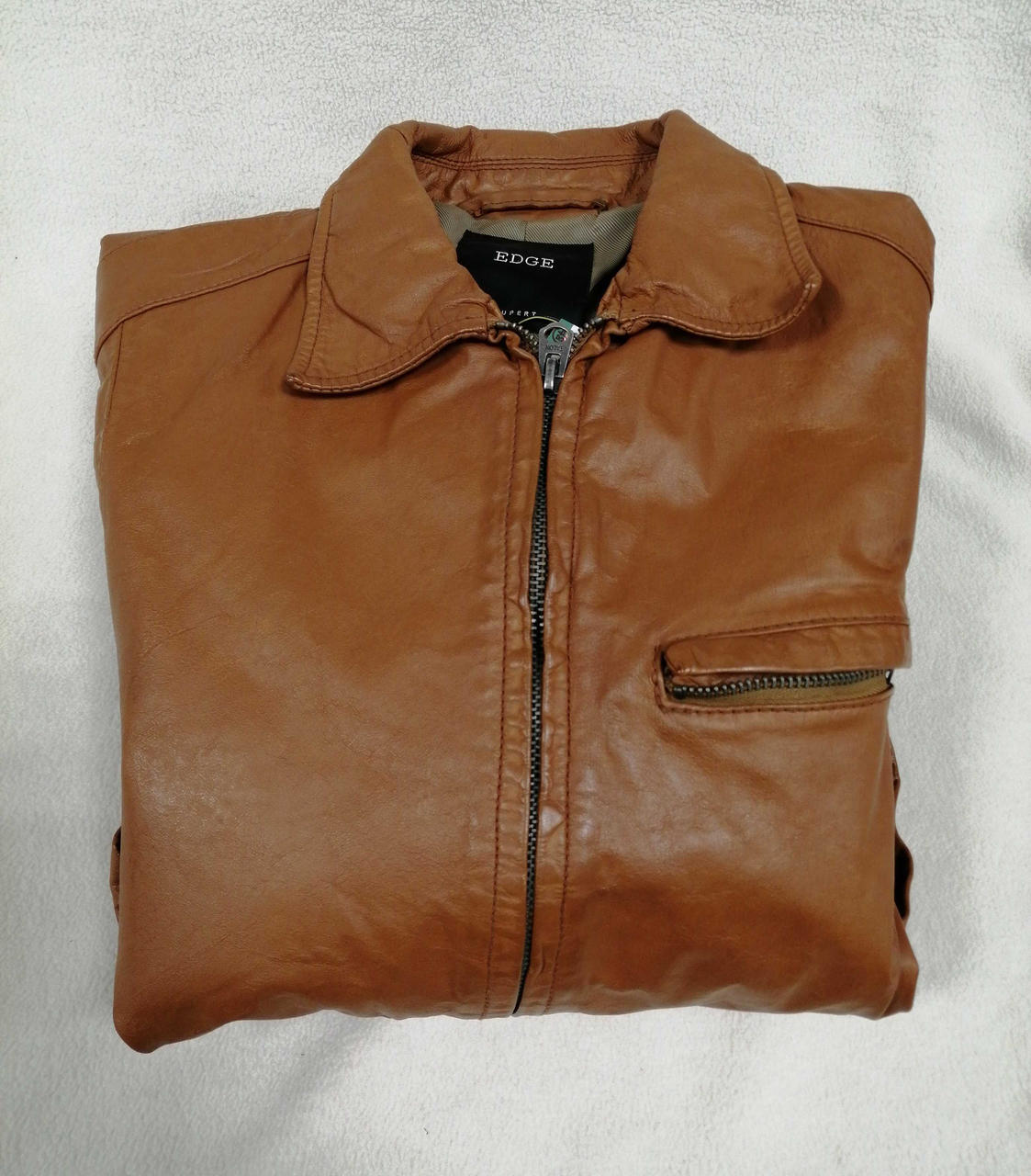 このように折りたたんでの配送となります