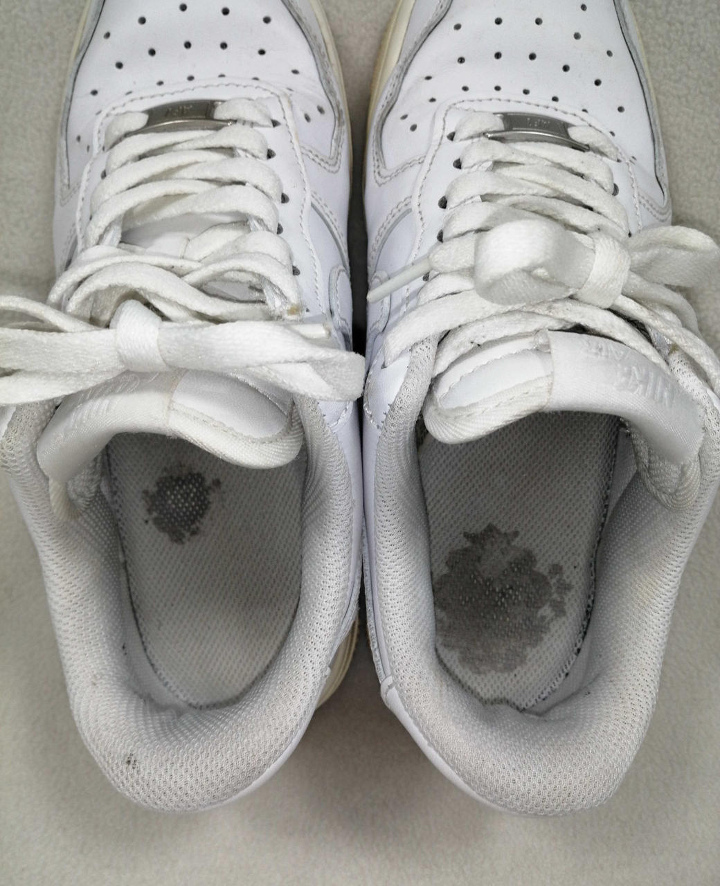 中敷き擦れあり