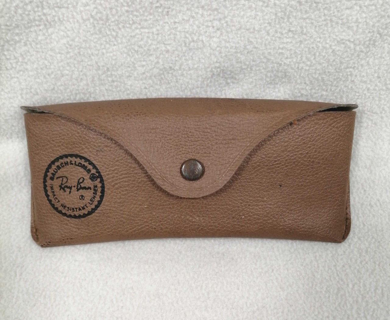 ヨレ感・汚れあり