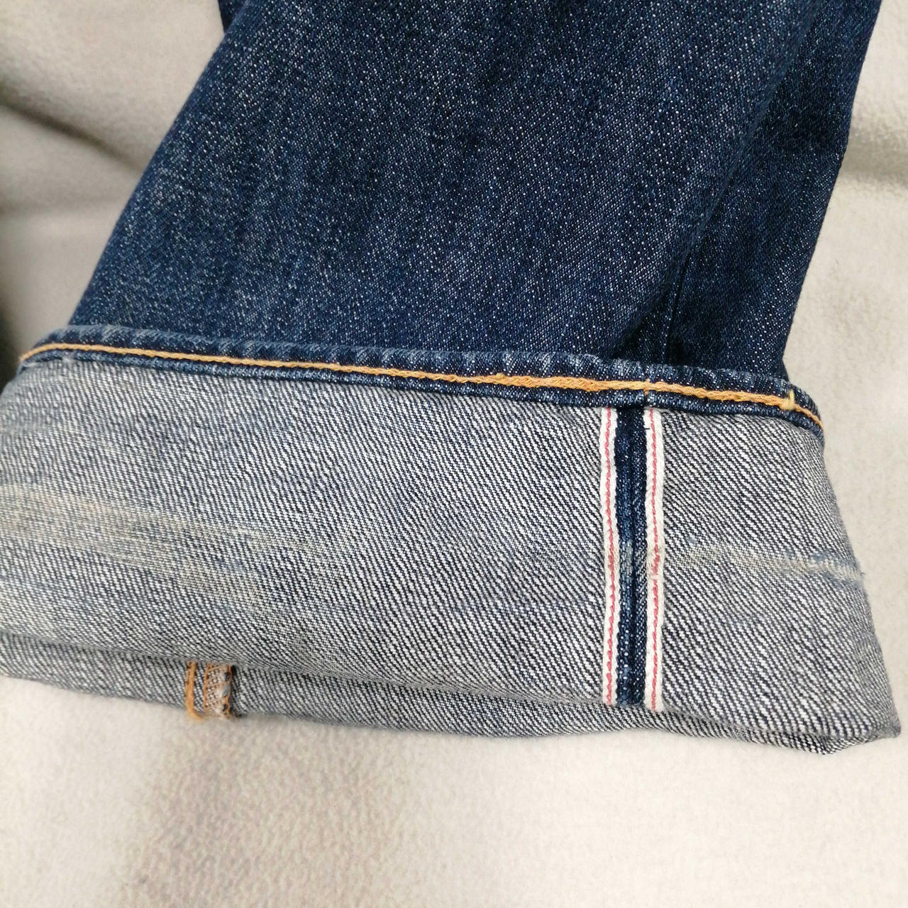 裾裏側曲げ跡・汚れありあり