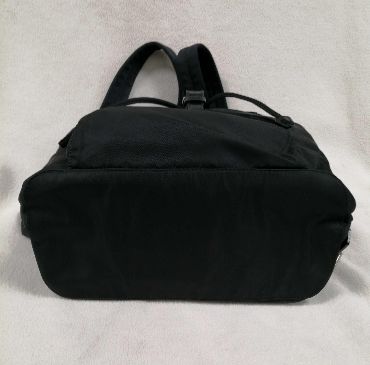 底部分少々シワあり