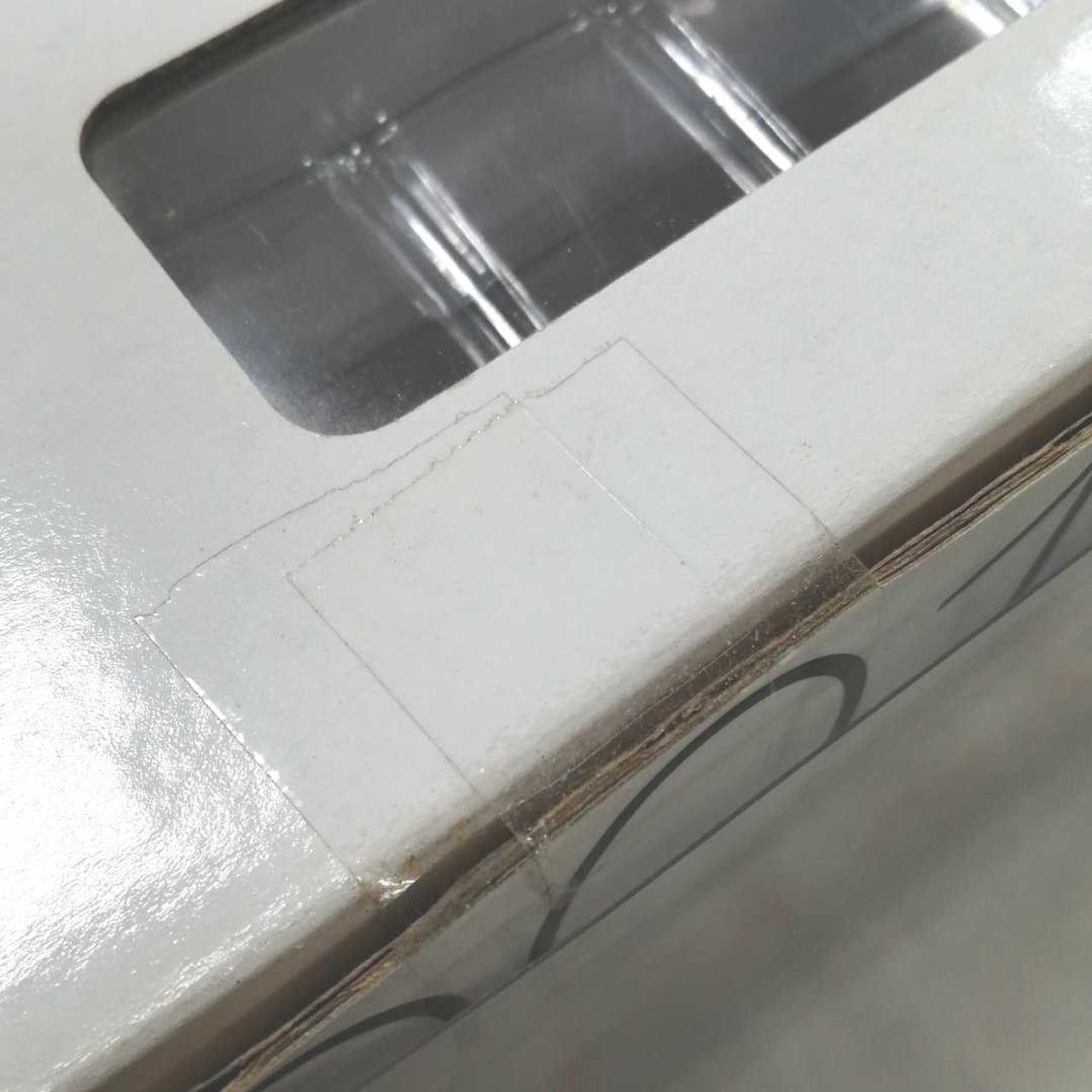 上面各所に二重テープ貼り付け