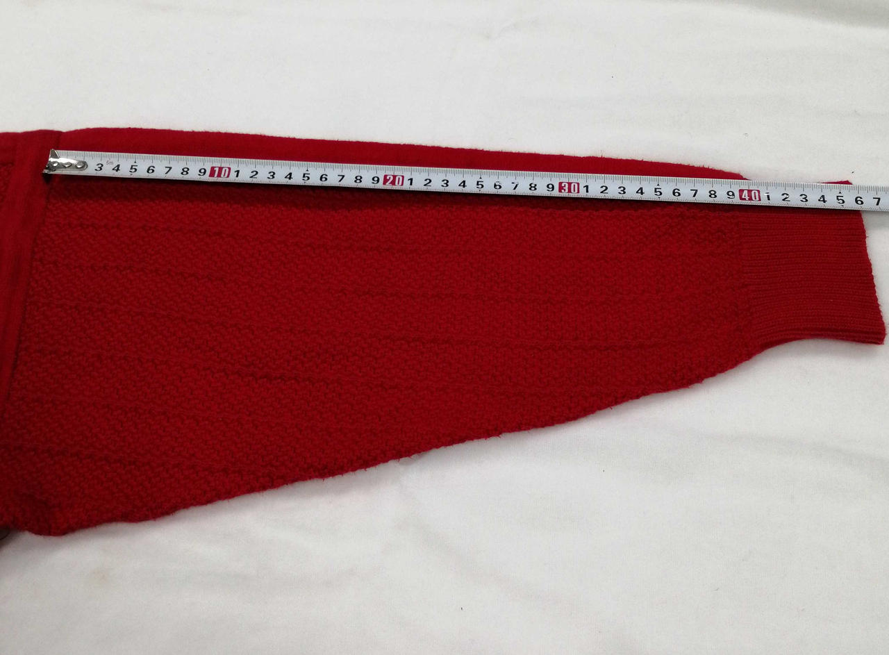 袖（肩から袖口）約46cm