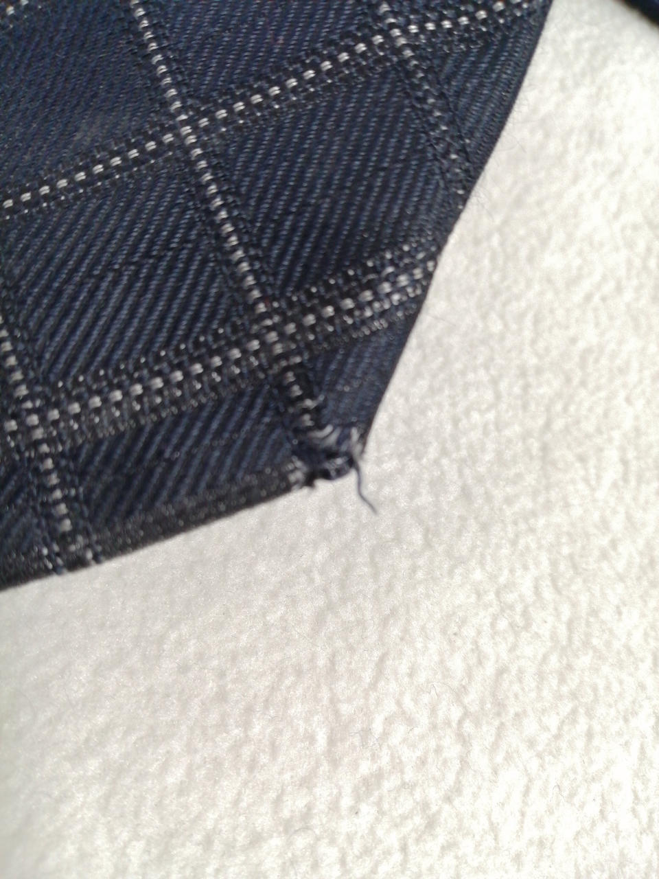 スレのためほつれあり