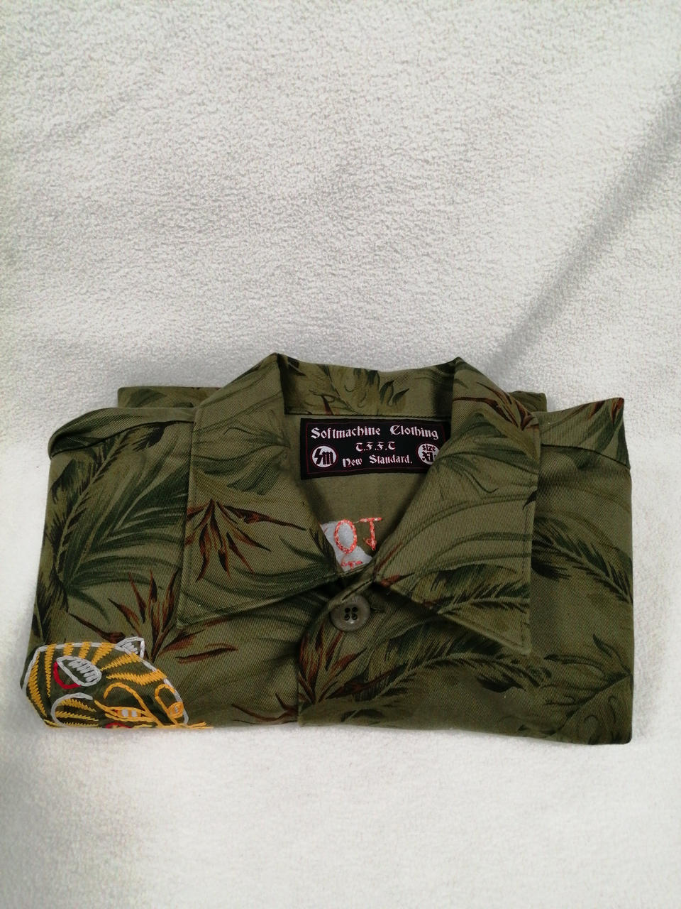 このように折りたたんでの配送となります