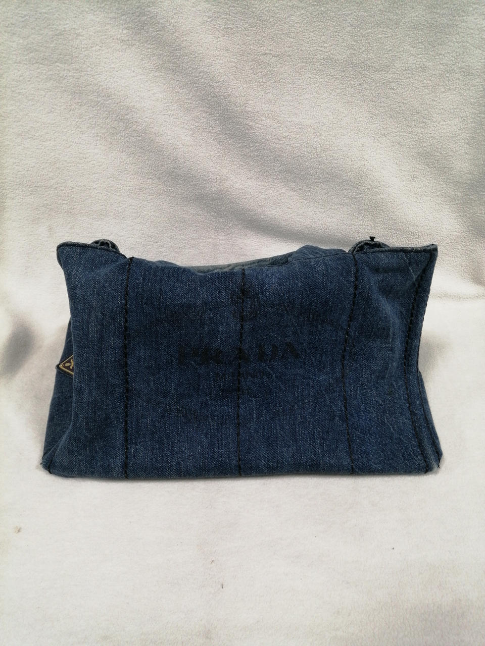 このように折りたたんでの配送となります