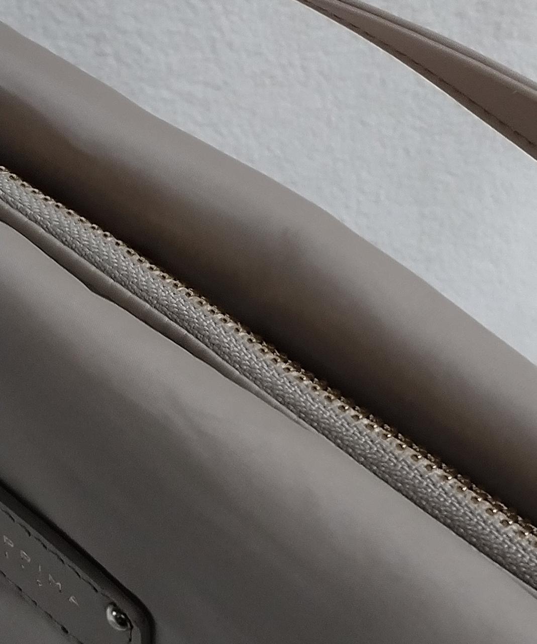 中央口部分シミあり