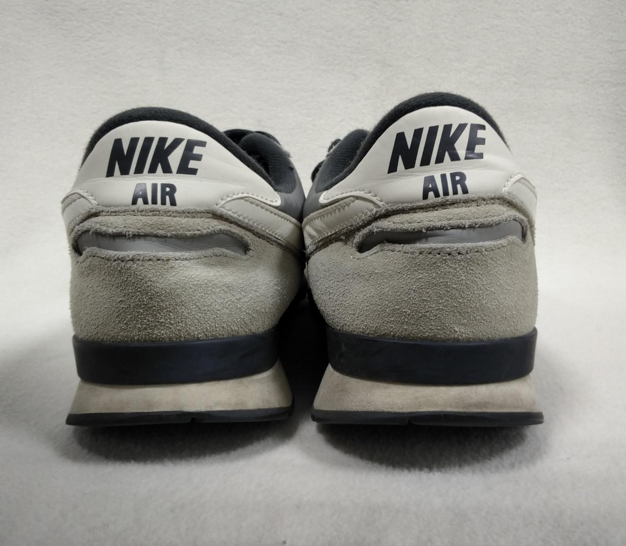 かかとの変形少々あり