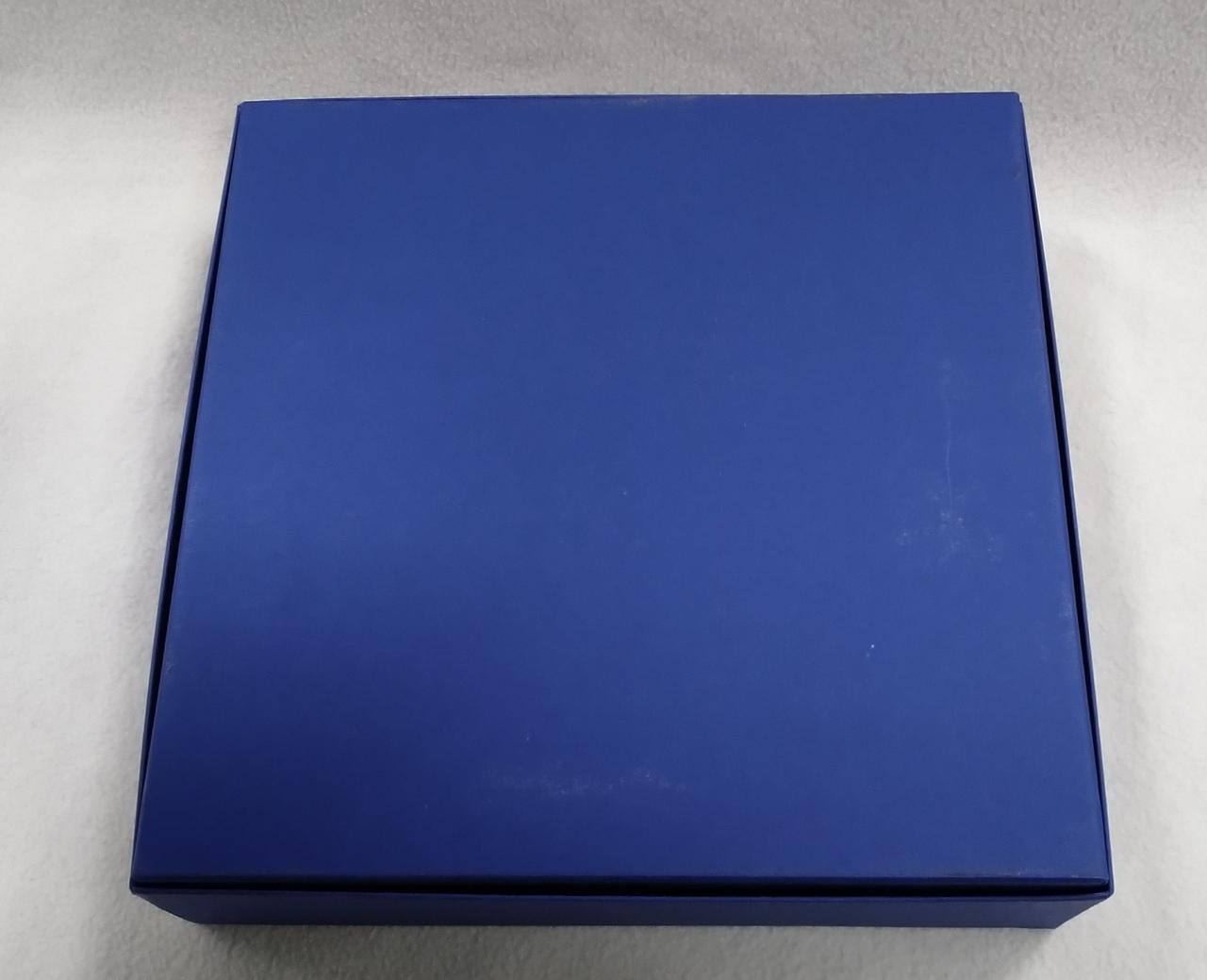 箱裏面汚れあります。