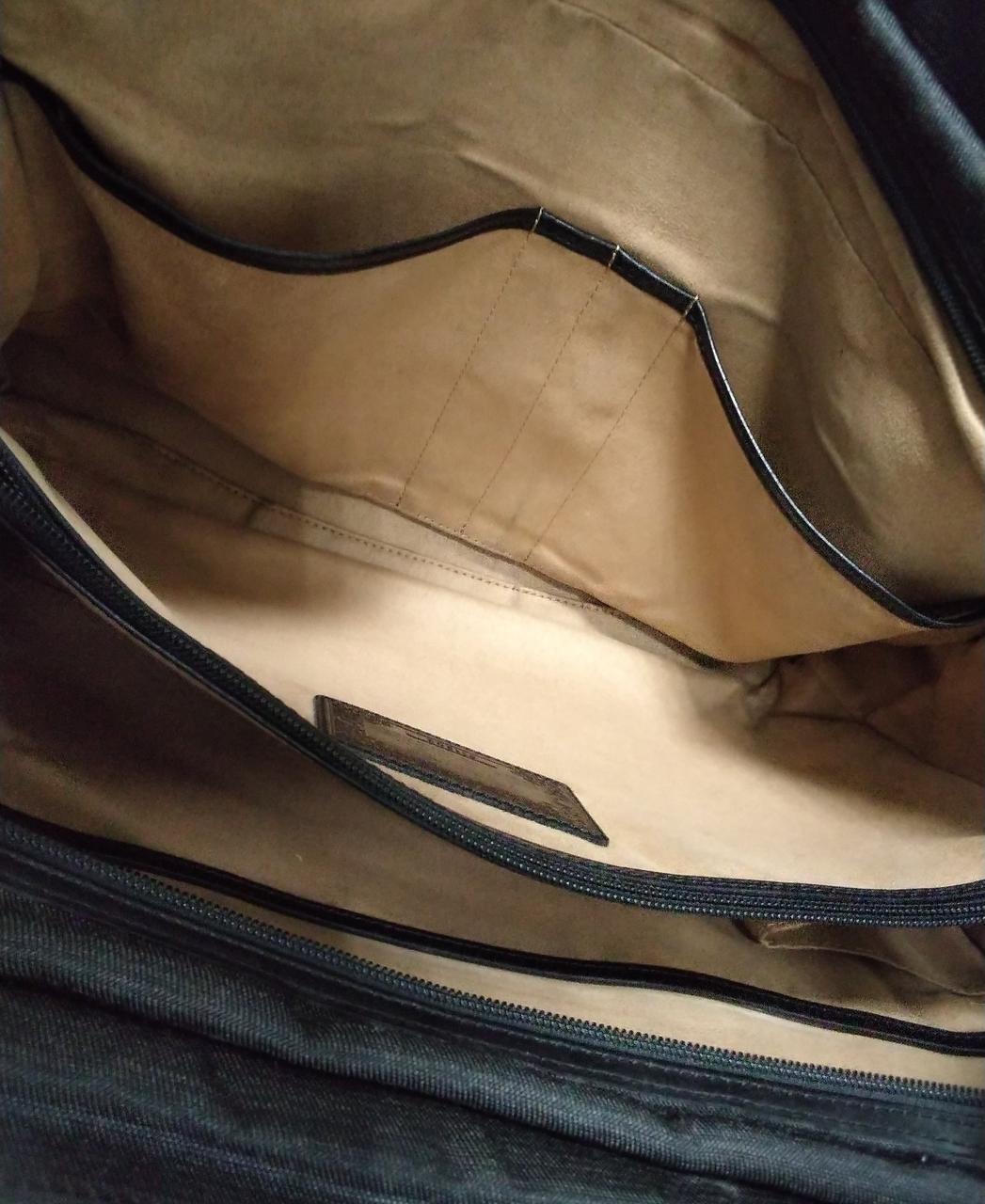 内部少々ヨレ感あり