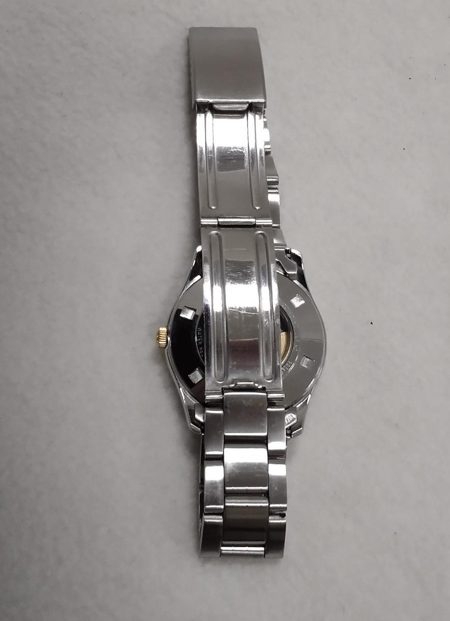 使用の為のキズ有ります。