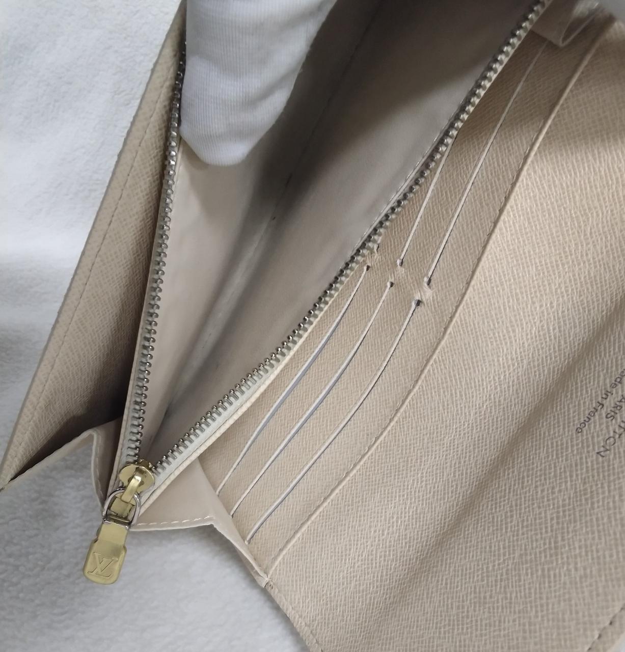 小銭入れ部分使用感あり