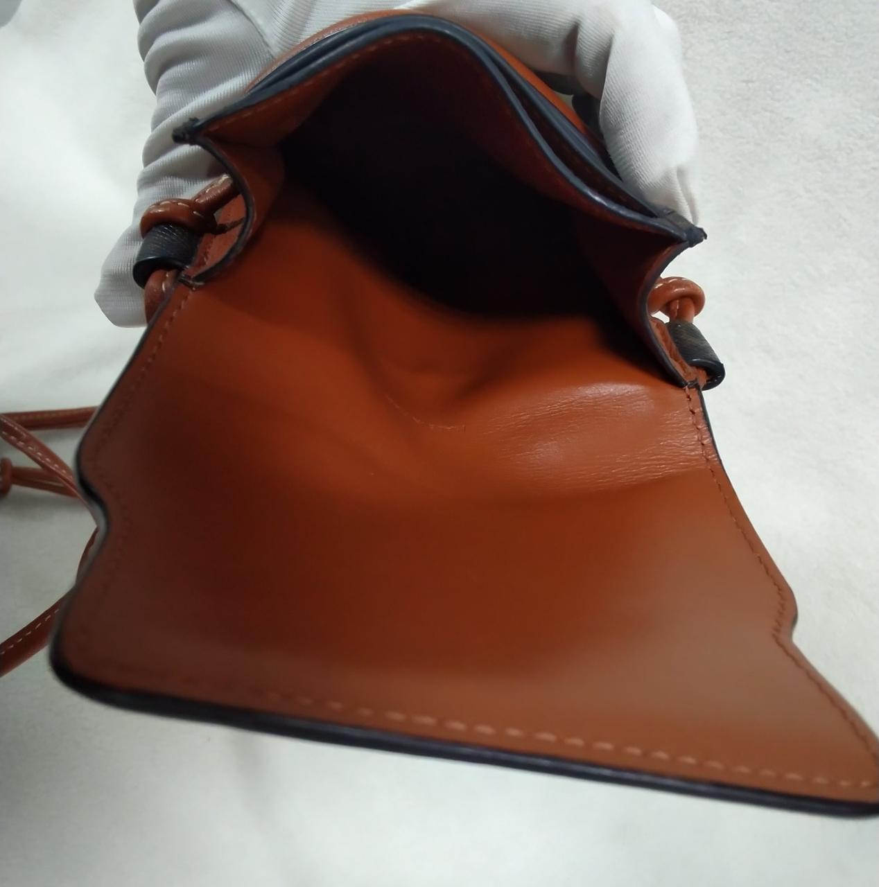 内部シワ・ヨレあり