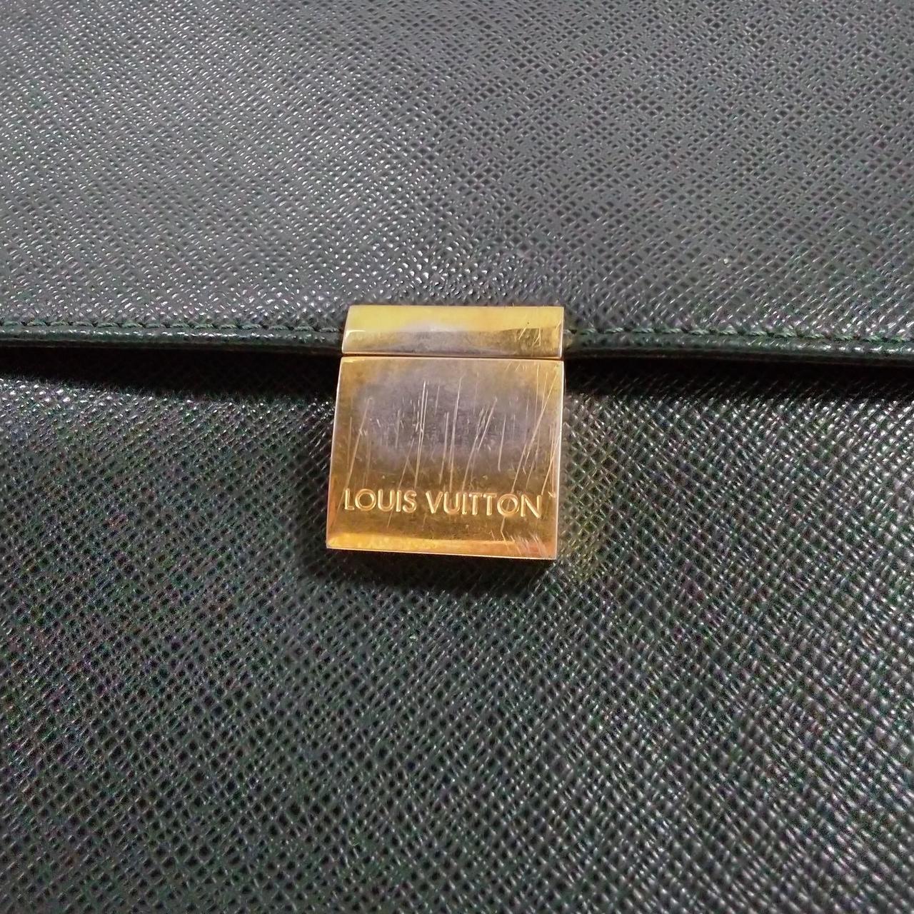 金具にキズ・変色・汚れあり