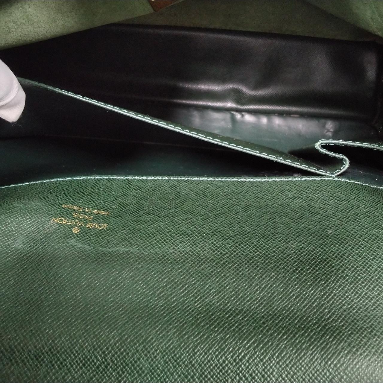 内ポケット内部汚れ多