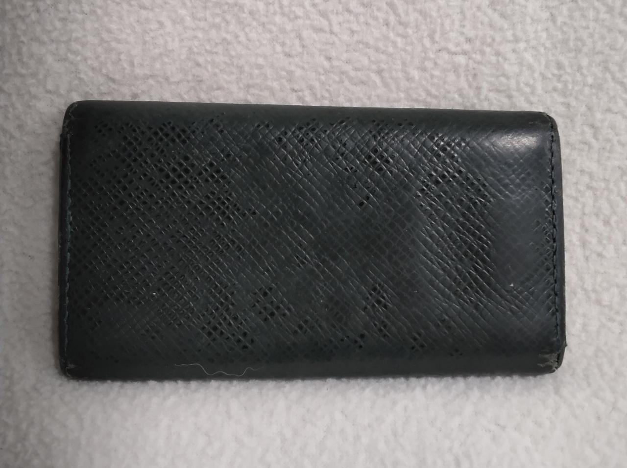 ハゲ多し（ツルツルになっている箇所あり）