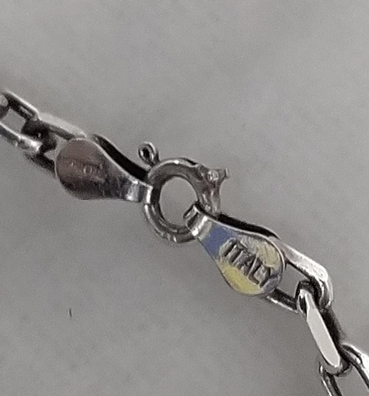 留め具に破損箇所あり
使用に問題なし